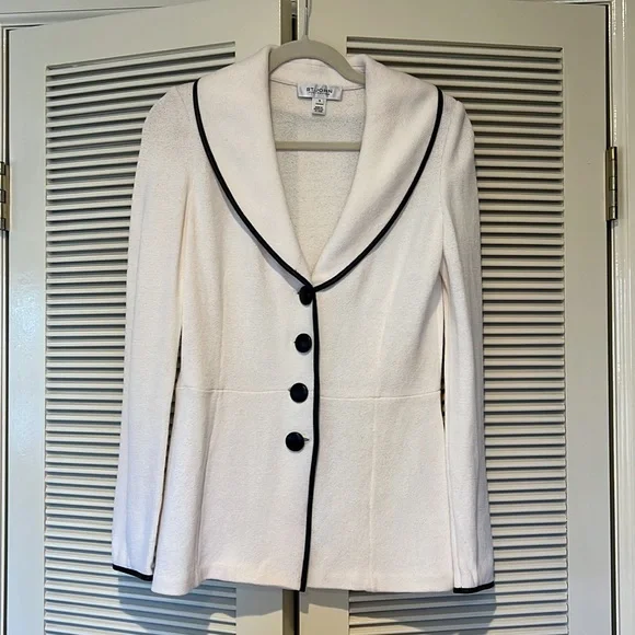St. John two piece blazer and dress with leather detail size 4 - Picture 7 of 10